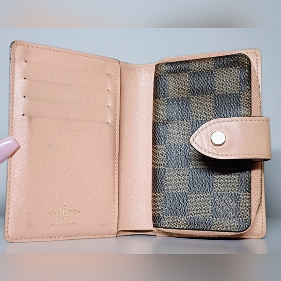 Louis Vuitton Juliette Compact Wallet Damier Ebene / Rose Ballerine. - Picture 6 of 11